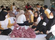 Imigrasi Kediri Distribusikan Ratusan Paket Daging Kurban ke Masyarakat 