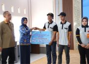 Pemkab Bojonegoro Salurkan Bantuan BLT DBHCTH Kepada Buruh Pabrik Rokok 