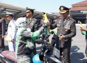 Polresta Sidoarjo Salurkan 3 Ton Beras untuk Warga dan Ojol