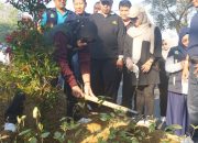 Tanam Ratusan Pohon, Wabup Mimik Ajak Warga dan PKL Jaga Kebersihan Sidoarjo
