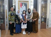 Siswi SMPN 1 Sidoarjo Raih Penghargaan dari Wabup Mimik Idayana