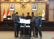 Bupati Subandi Sampaikan Raperda Strategis ke DPRD Sidoarjo
