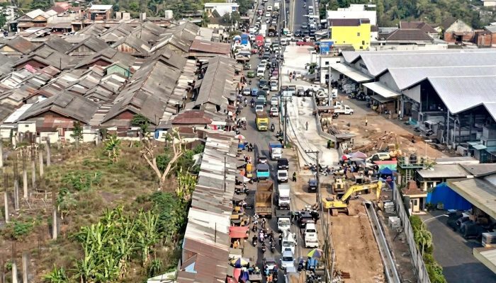 Progres Lambat, Proyek Jalan Pasar Induk Gadang Tuai Sorotan