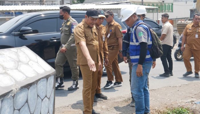 Bupati Subandi Desak Betonisasi Gedangan-Betro Dikebut
