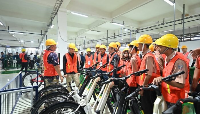 Wapres Gibran Dorong Daya Saing Industri Nasional