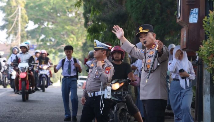 Kapolres Batu Hadir Langsung Layani Masyarakat