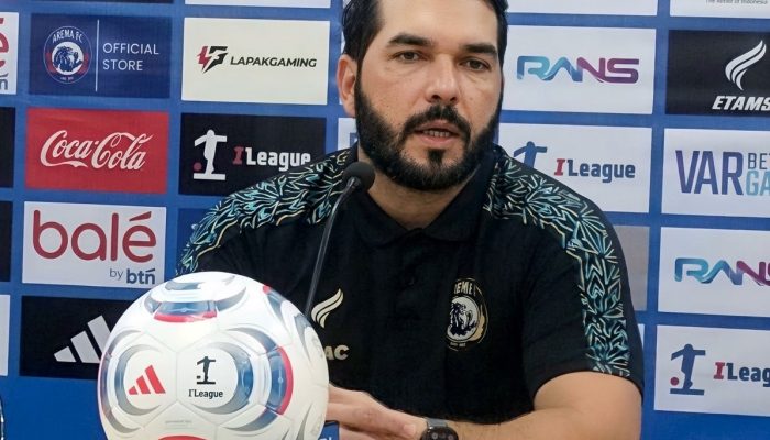 Keberanian Caldas Rotasi Lini Pertahan Arema FC Berbuah Manis