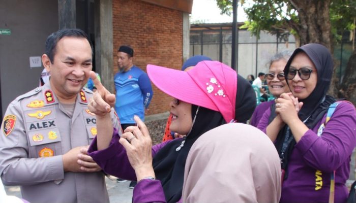 Layanan Medis Jemput Bola Polresta Malang Kota Sasar Kesehatan Lansia Balearjosari