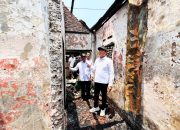 Bupati Subandi Pastikan Dua Rumah Terbakar Segera Diperbaiki