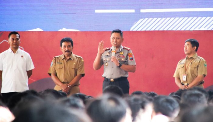 Kapolresta Malang Kota Beri Pembekalan Karakter Bagi Siswa SMKN 4
