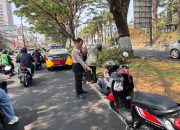Samapta Polresta Malang Kota Sigap Tolong Korban Kecelakaan