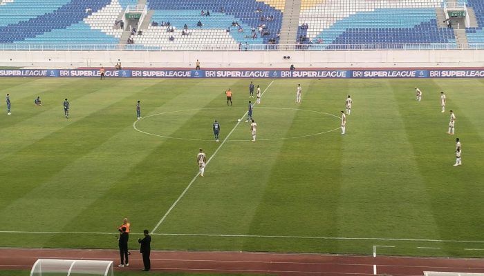 Arema FC Libas Dewa United 4-0, Careca Borong Dua Gol