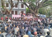 Mahasiswa Malang Tuntut Reformasi Menyeluruh