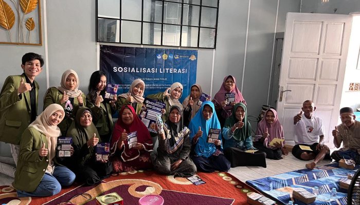 Mahasiswa UPN Veteran Jatim Bekali Lansia Bojonegoro Cegah Penipuan