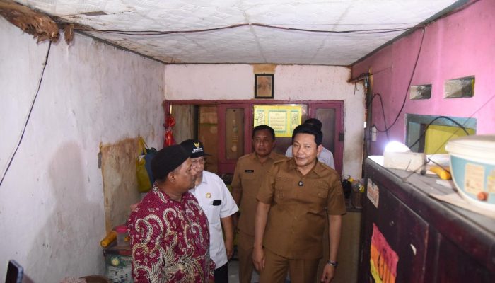 Bupati Subandi Pastikan Dua RTLH Diperbaiki November