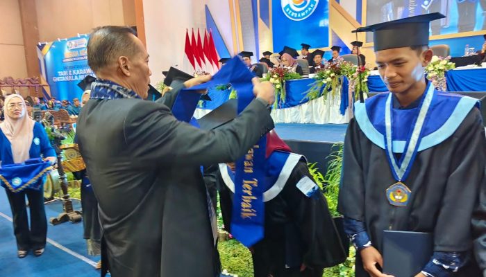 Wamendiktisaintek Ingatkan Pentingnya Karakter Sarjana
